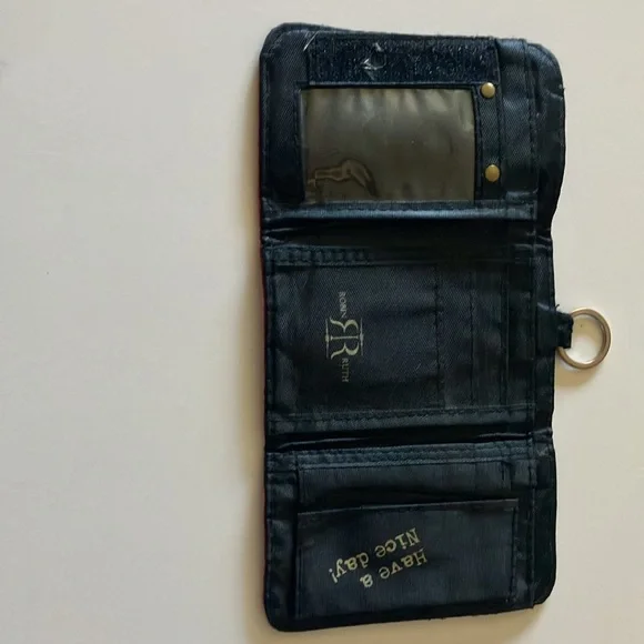 Robin Ruth Canada Wallet - Picture 3 of 9